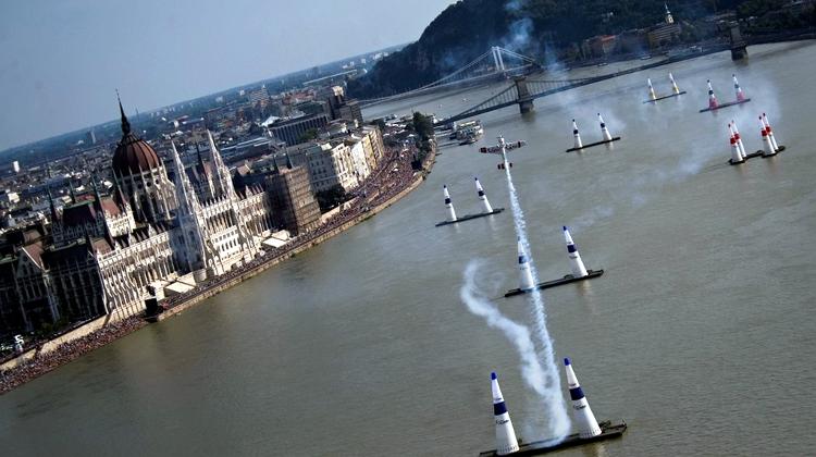 Video: Red Bull's Air Race Back In Budapest, 4 - 5 July