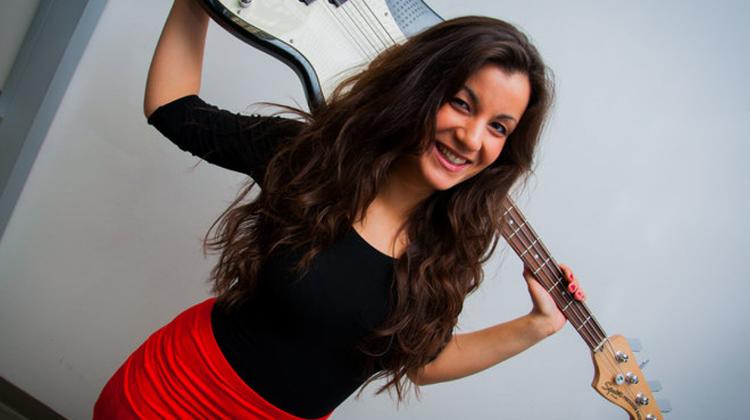 21-Year-Old Hungarian Voted World’s Best Female Bass Guitarist At US Competition