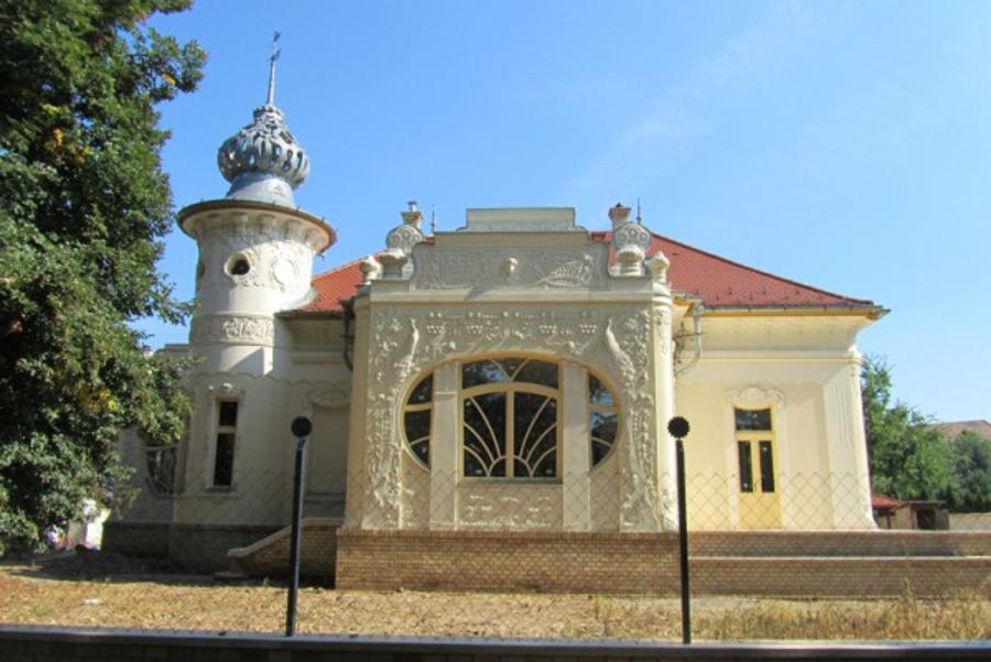 For Sale: ‘Most Beautiful Art Nouveau Villa In Budapest’