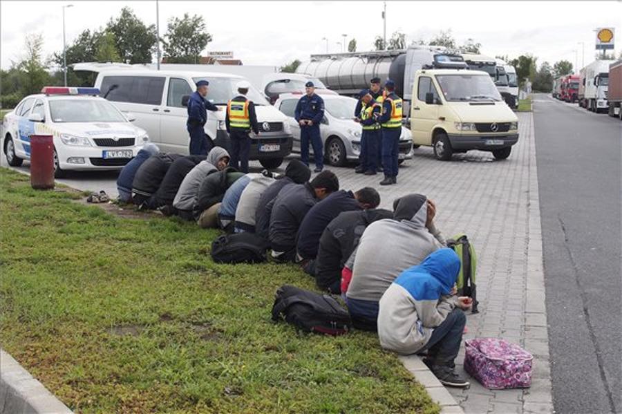 Serbian Human Smuggler Arrested After Long Car Chase, Crash On Hungarian M5