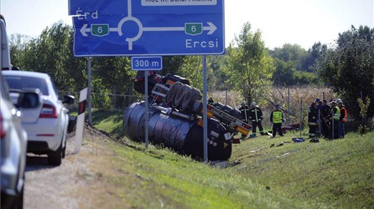 Tanker Accident Causes Oil Spill, Death Of Driver In C Hungary