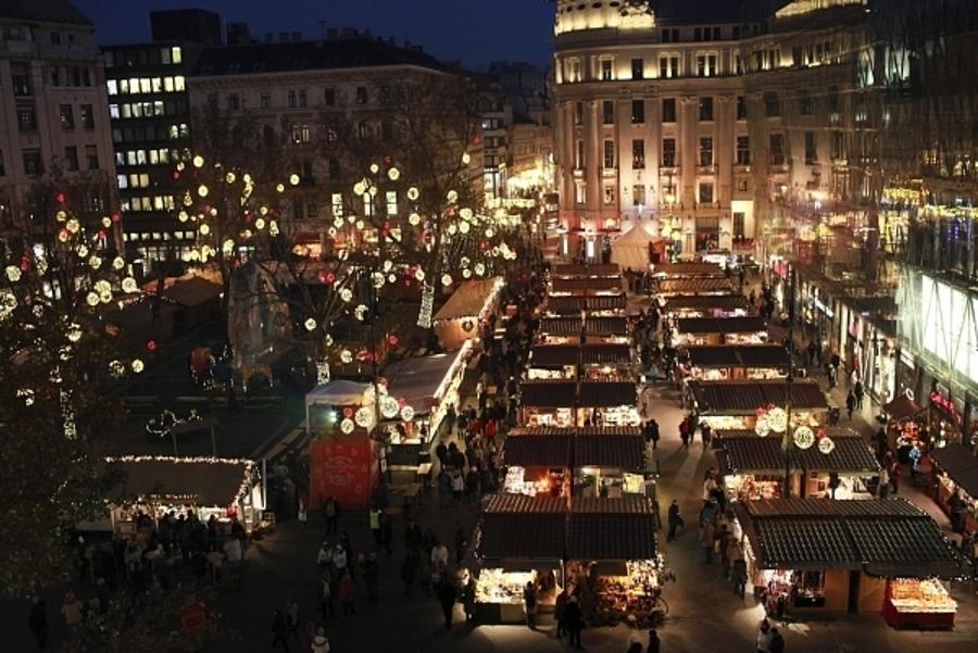 Advent Whirl In Budapest