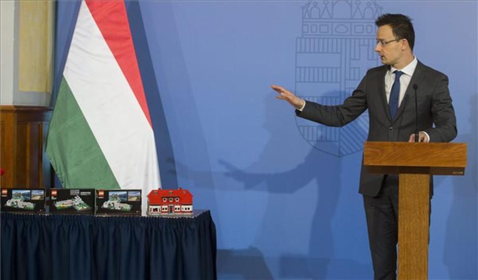 Szijjártó: Hungary Rejects Austrian Chancellor’s “Blackmail”
