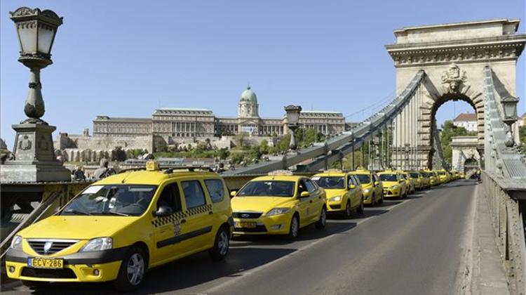 Budapest Taxis To Block Roads In New Protest