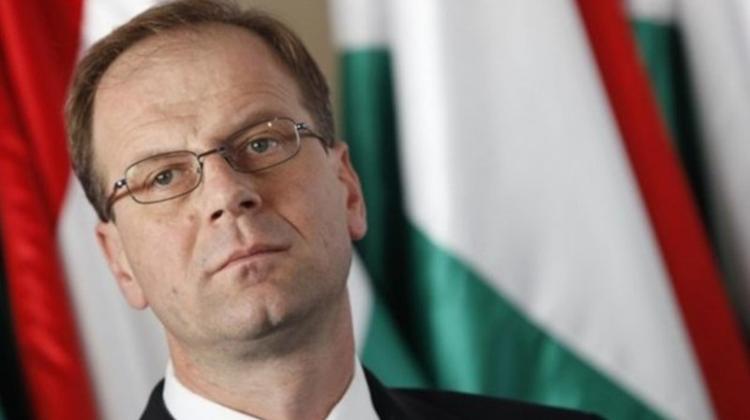 Navracsics Says Hungarian Government Is Talking Nonsense