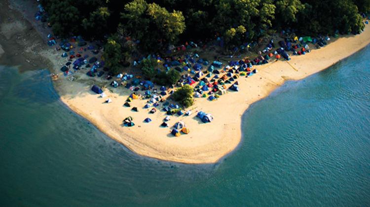 Sziget Founder Opens Budapest Beach