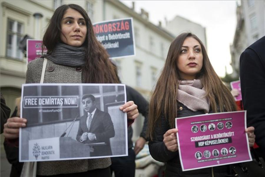 Turkish, Kurdish Students Hold Anti-Erdogan Protest In Budapest
