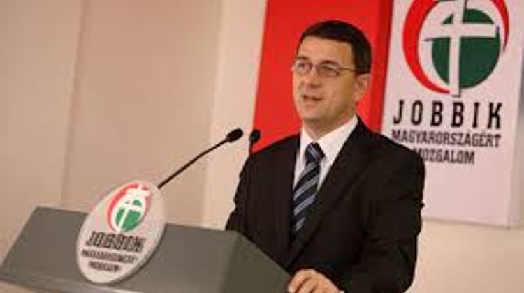 Jobbik Submits Bill On Banning Politicians From Top Sport Positions