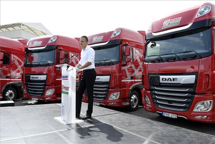 Foreign Minister Welcomes Hungarian-Dutch Truck Deal