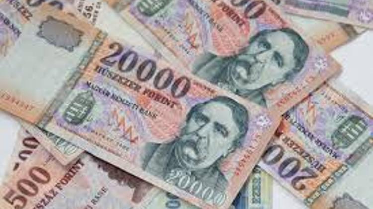 Hungary Gross Wages Up 13.1% Yr/Yr In July