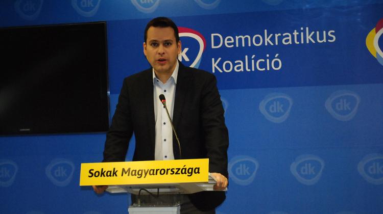 DK Files Complaint Over Ukrainians Receiving Hungarian Pensions