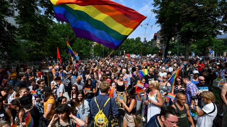 Video: 23rd Budapest Pride March Held Peacefully, Despite Counter-Protests