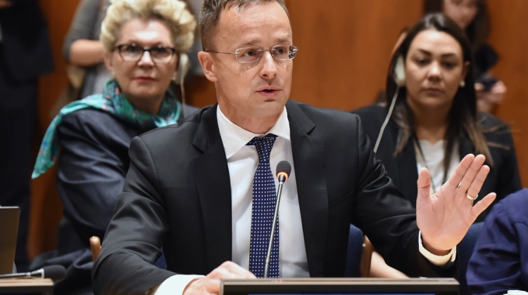 FM Szijjártó: Hungary To Reject UN Migration Package
