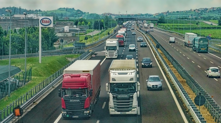 Budapest-Vienna Motorway To Be Upgraded, Extended To Three Lanes