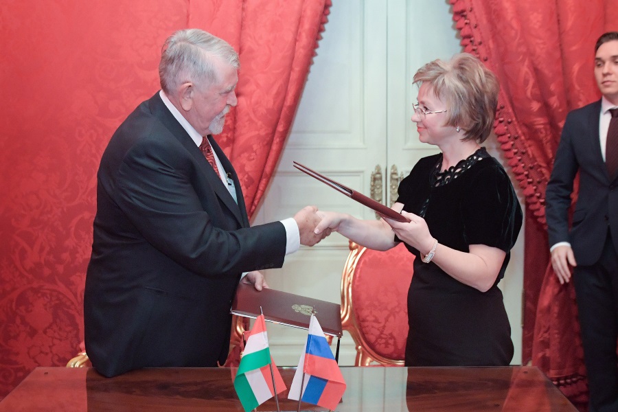 Hungary, Russia Officials Sign Cultural Cooperation Agreement