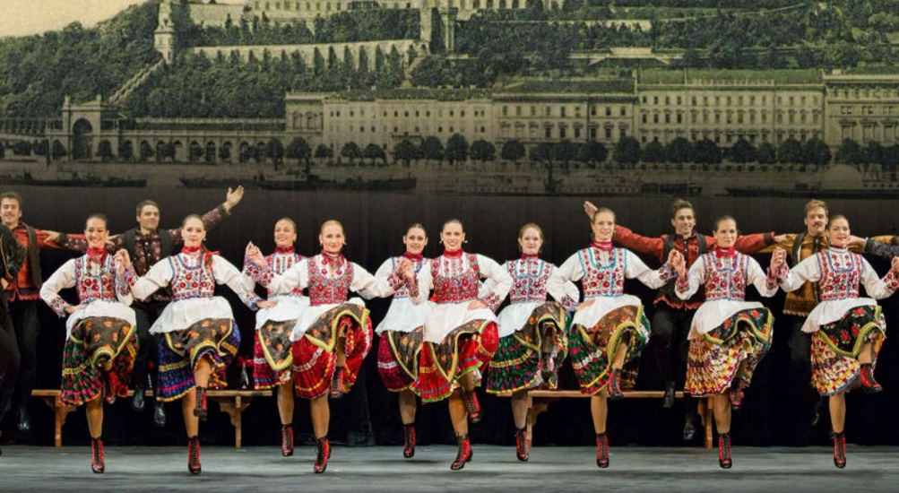 Hungarian Dance Troupe On North American Tour