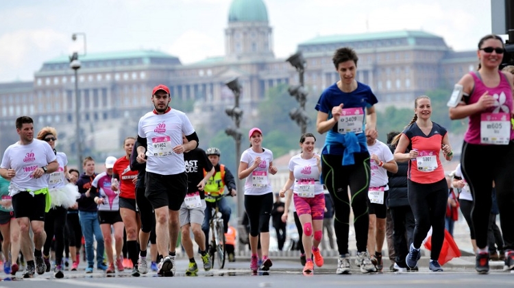 Video: Vivicitta Spring Half Marathon In Budapest