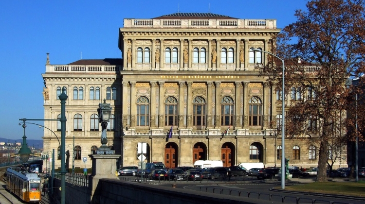 Hungarian Opinion: Dispute Over Academy Of Sciences Rolls On