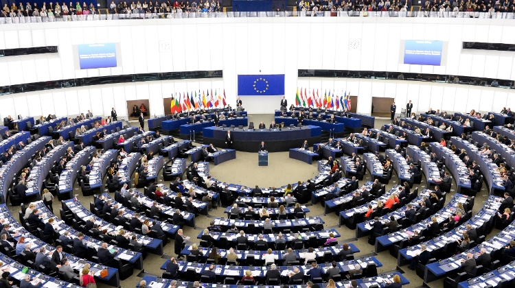 EP Threatens to Sue Commission for Releasing Funds to Hungary