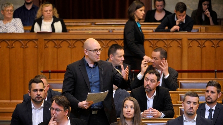 Opposition Jobbik Demands Zero Tolerance Against All Forms Of Immigration