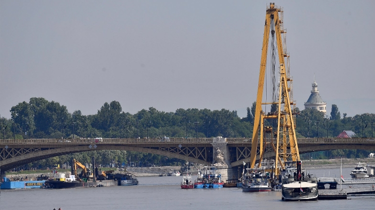 Lifting Of Wreck From Danube In Budapest Expected To Begin This Week