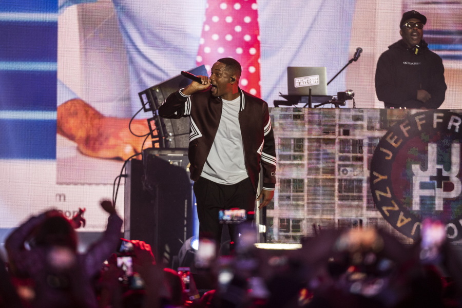 See What Happened @ Will Smith's Birthday Concert In Budapest