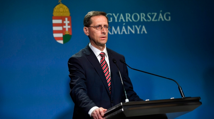 Hungary Issues USD 4.25 Billion of Dollar Bonds