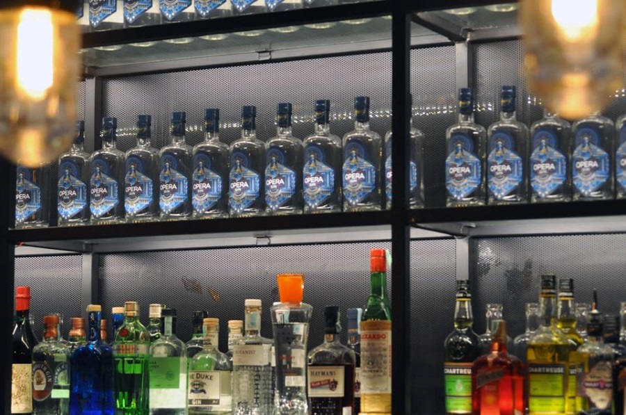 First Hungarian Gin Manufacture Debuts 'Opera Gin'