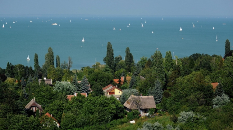 Hungarian Railway Company To Sell Lake Balaton Resorts