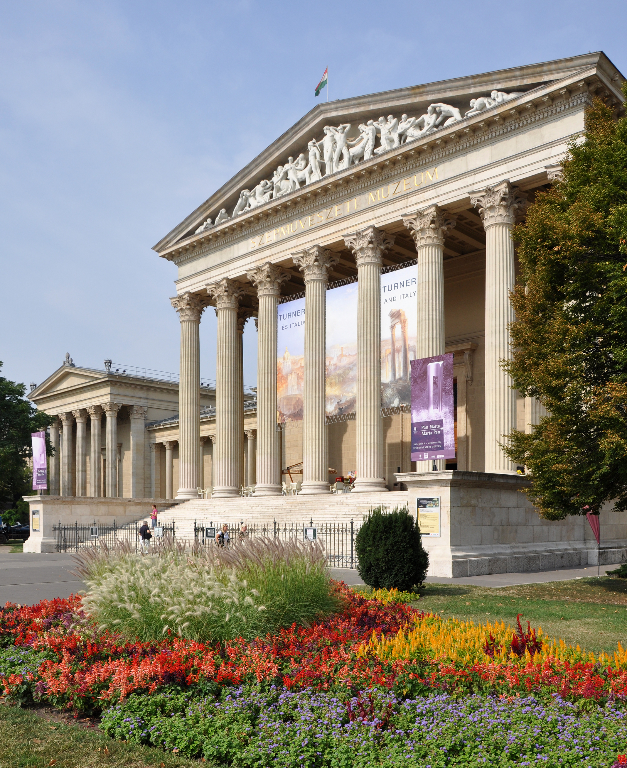 Discover Museums In Budapest For A Discount Price With MiniCards