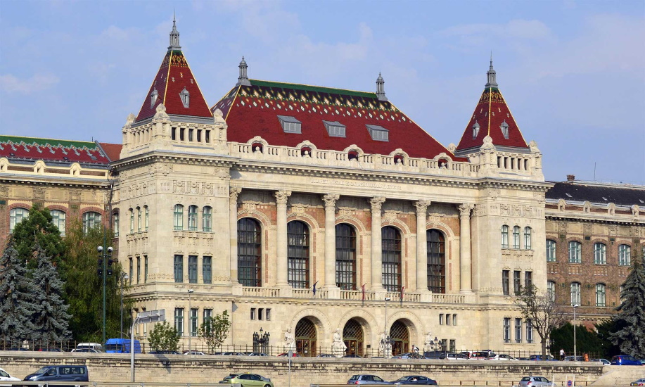 Key University in Budapest Faces Funding Crisis, Basic Operations Under Threat