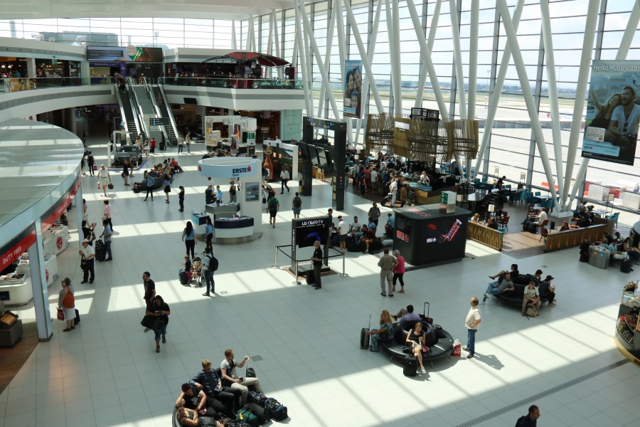 Budapest Airport Passenger Numbers Edge Close To 15 Million In 2018