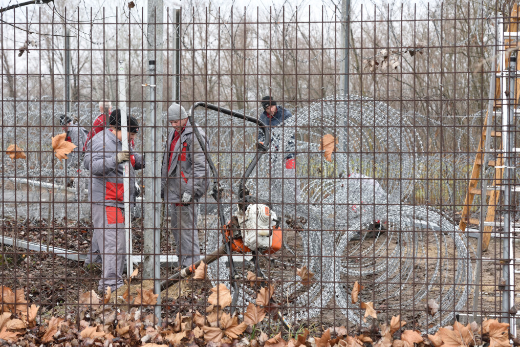 Video: Shots Fired As Refugees Storm Hungary’s Border Crossing