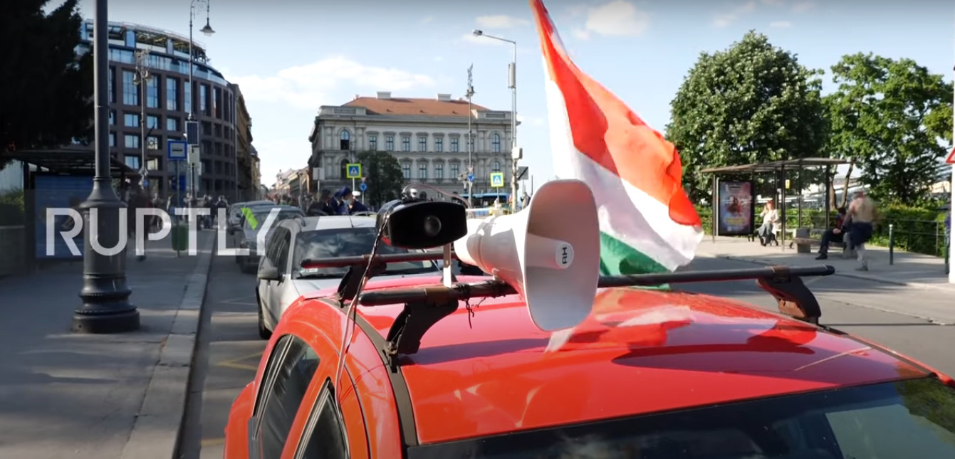 Car Honking Protests Cancelled Due To 'Astronomical Fines' By Budapest Police