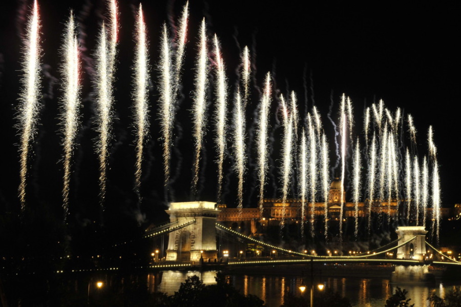 Budapest Against Holding August 20 Fireworks Near Chain Bridge, Says Mayor
