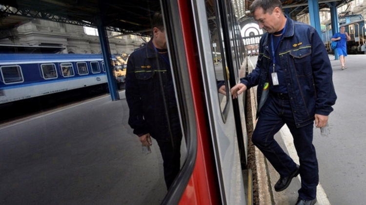 Hungarian Railway Company Admits Problems With Drivers’ 12-Hour Shifts