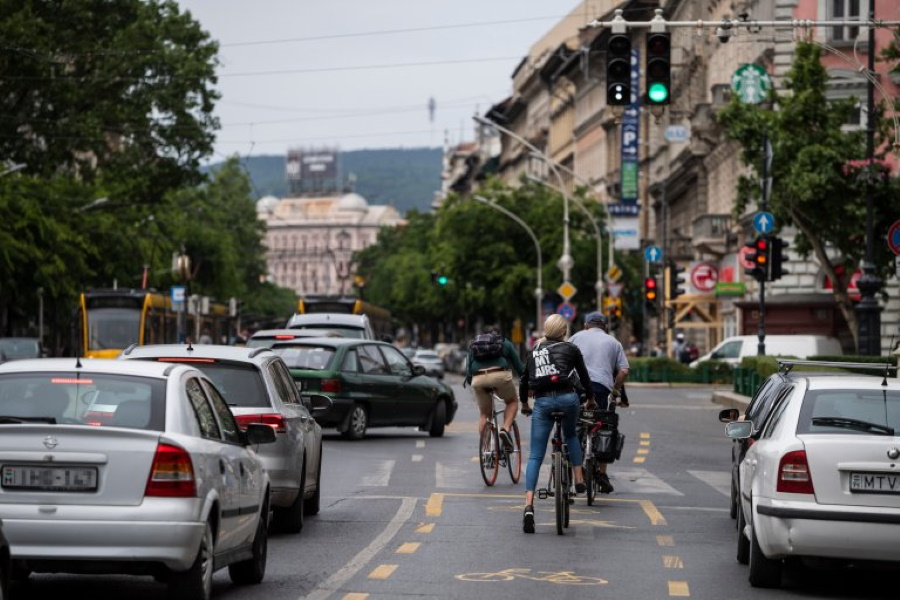 New Survey: Budapesters Tolerant Of Bikers