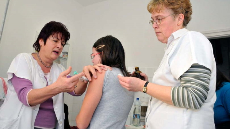 Hungarian Epidemiologist Notes Covid-19 Misconceptions, Importance Of Flu Shot