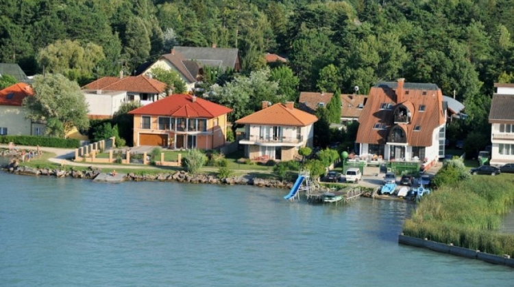 Waterfront Properties Popularity Still Buzzing In Hungary