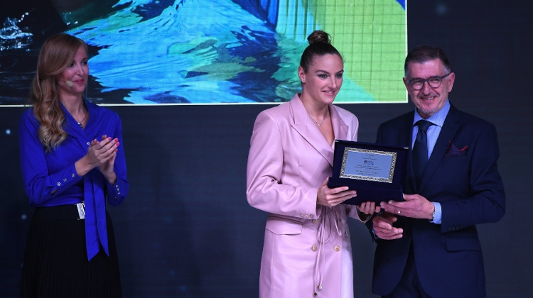 Hungarian Swimmer Hosszú Collects AIPS European Sportswoman Of The Year Award
