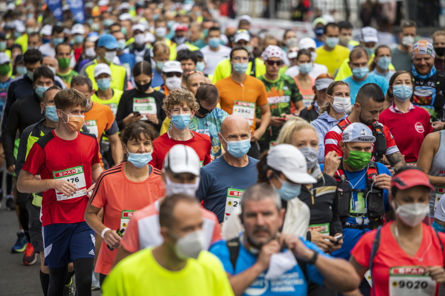 Video: Budapest Marathon Goes Ahead Despite Coronavirus Fears