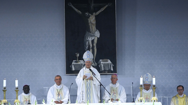 Christian Community 'Shows True Face' In Budapest, Says Cardinal Marini