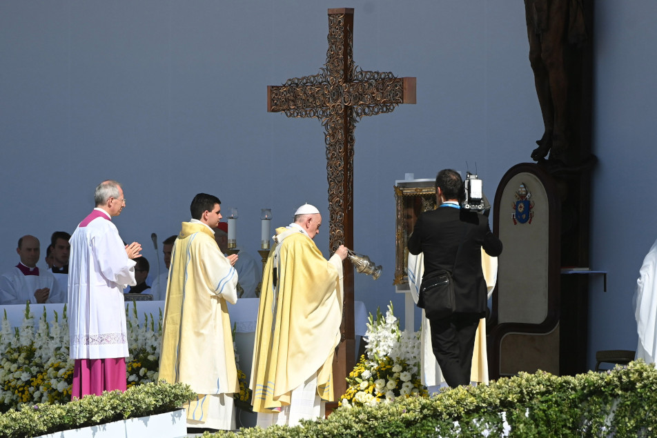 Hungarian Opinion: Pope Francis Celebrates Mass in Budapest