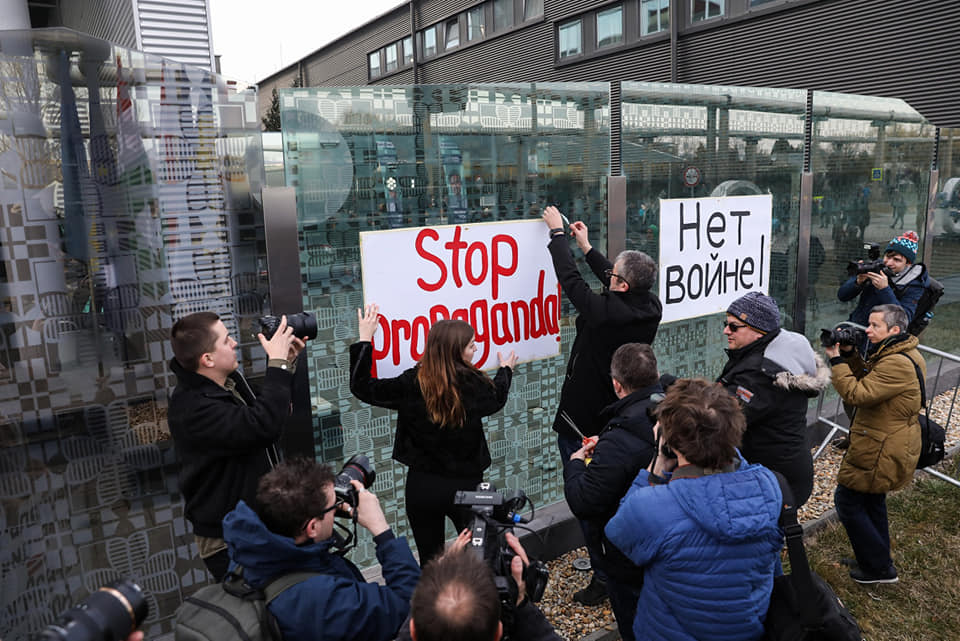 Opposition Holds Mass Demo Against Russian Propaganda at State Media HQ