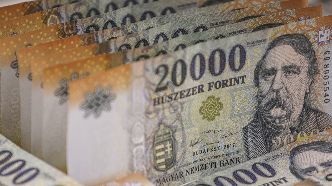 Men Caught After Making 20,000 Forint Fakes in Budapest 14th District Flat