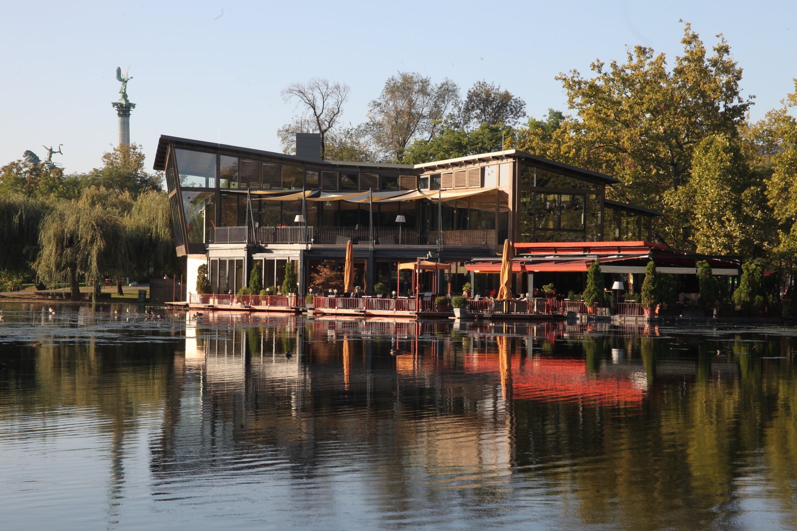 Top 7 Waterside Restaurants in Budapest