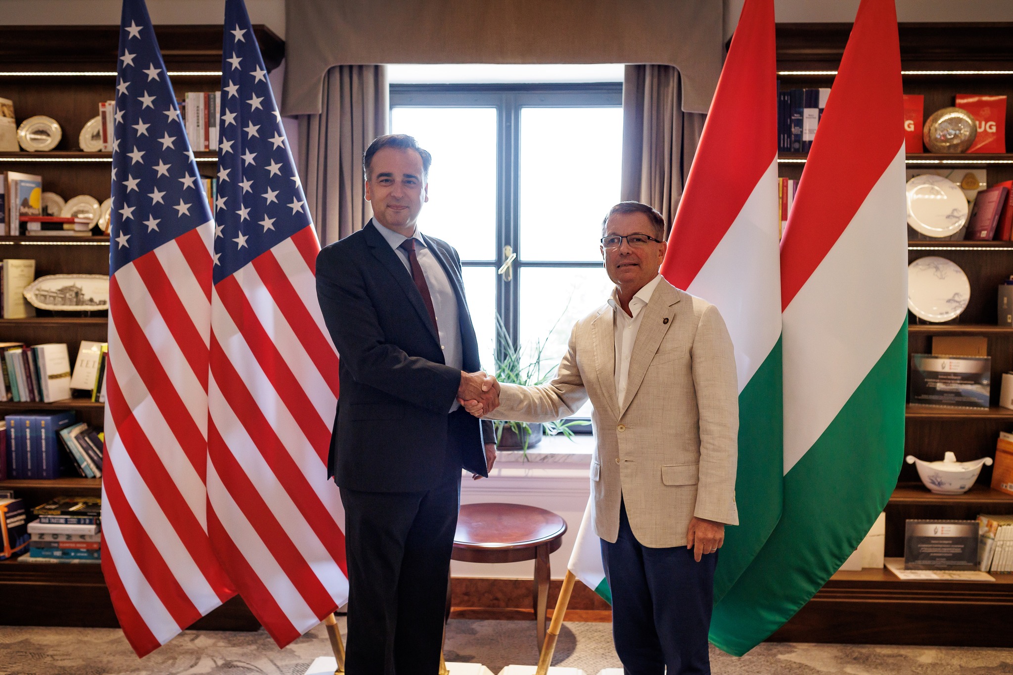 CBank Governor Meets US Ambassador to Hungary