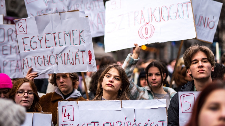 New Demonstration for Development of Education in Hungary Held in Capital