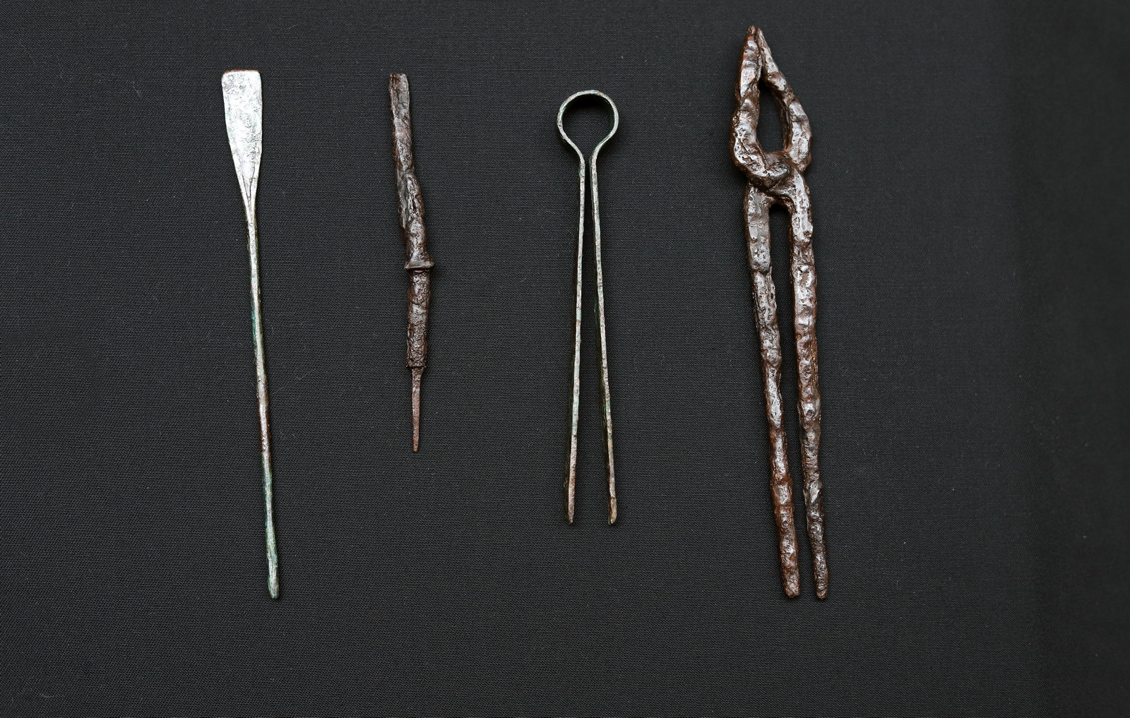 Rare Roman-Era Doctor’s Grave & Equipment Found in Hungary