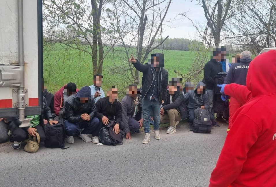 Romanian Caught Trying to Smuggle Bangladeshi & Sri Lankan Migrants from Hungary to Slovenia